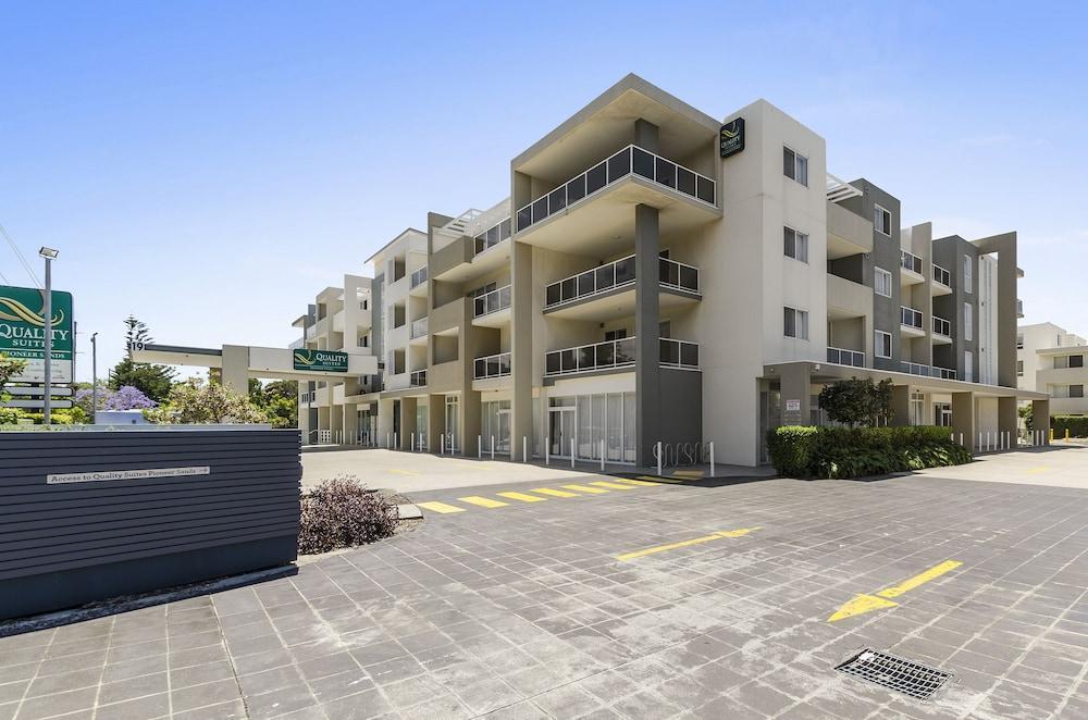 Quality Suites Pioneer Sands Wollongong Extérieur photo