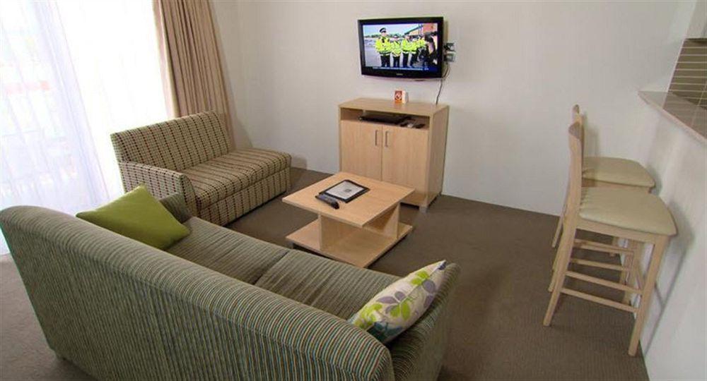 Quality Suites Pioneer Sands Wollongong Extérieur photo