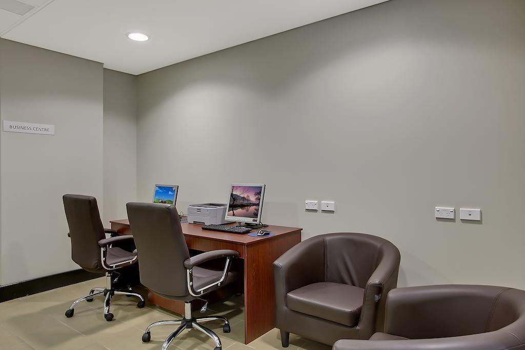 Quality Suites Pioneer Sands Wollongong Extérieur photo