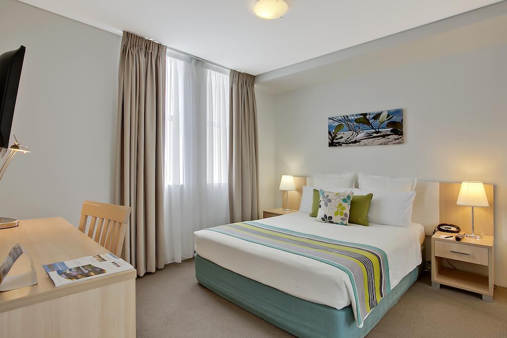Quality Suites Pioneer Sands Wollongong Extérieur photo