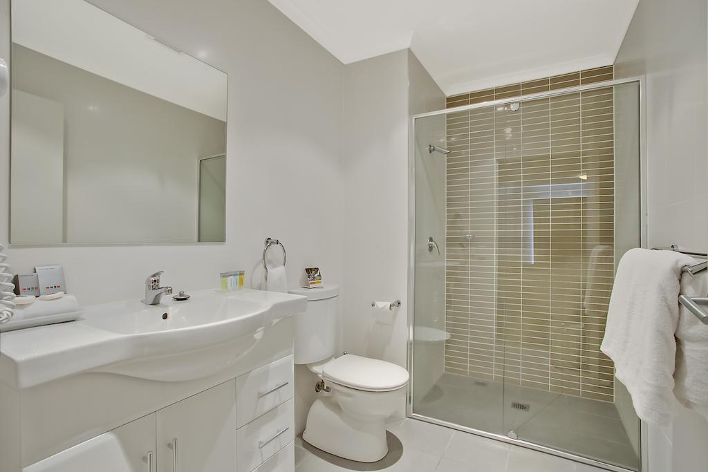 Quality Suites Pioneer Sands Wollongong Extérieur photo