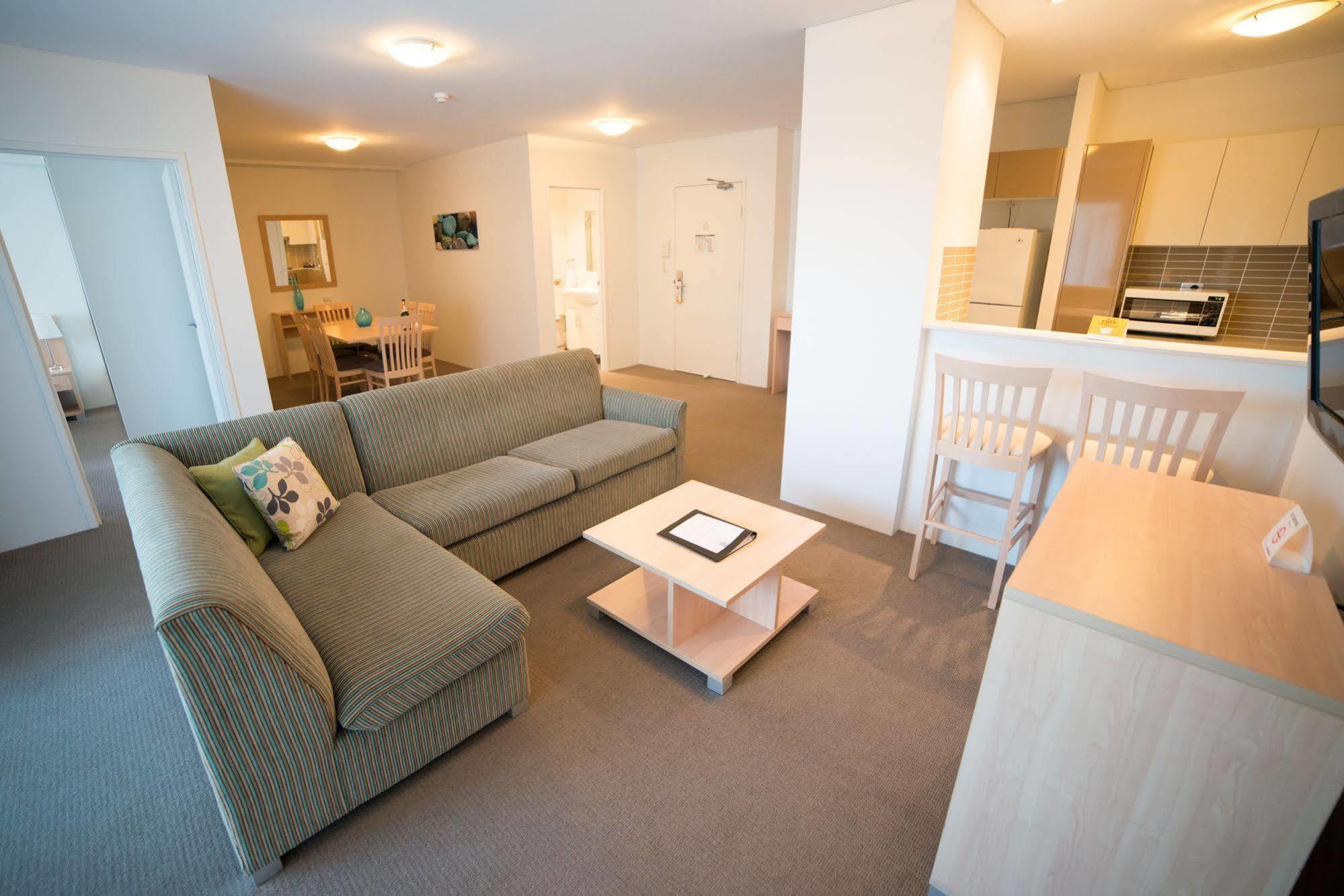 Quality Suites Pioneer Sands Wollongong Extérieur photo