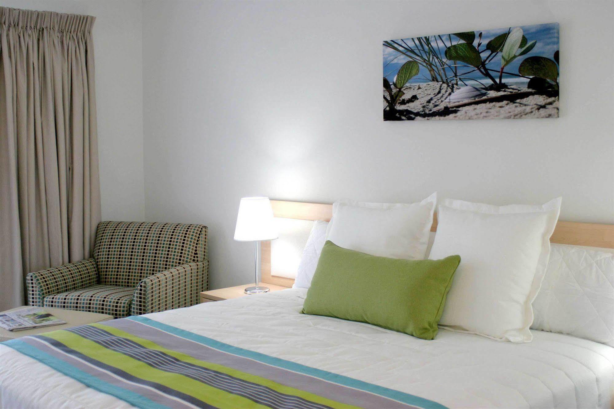 Quality Suites Pioneer Sands Wollongong Extérieur photo