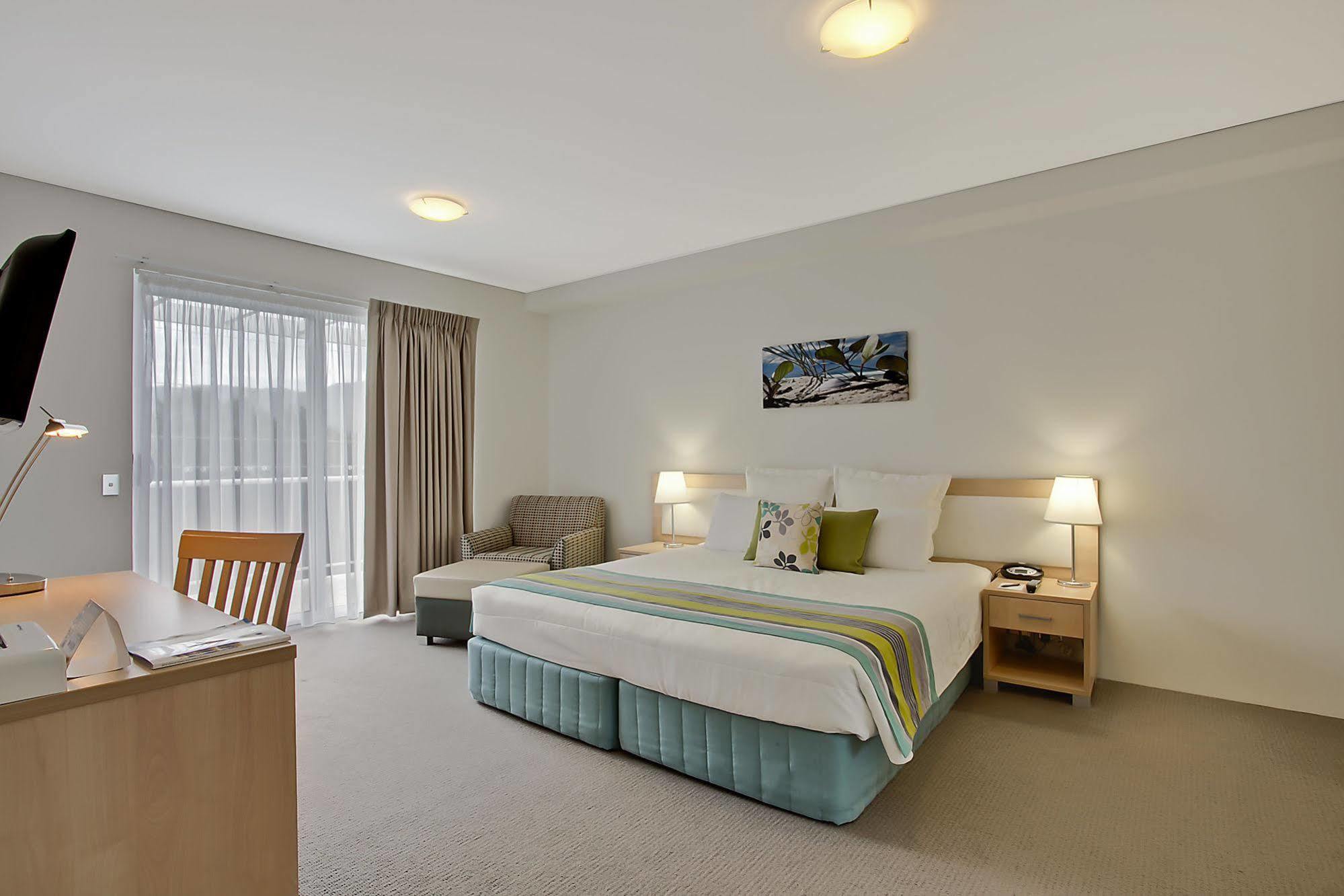 Quality Suites Pioneer Sands Wollongong Extérieur photo