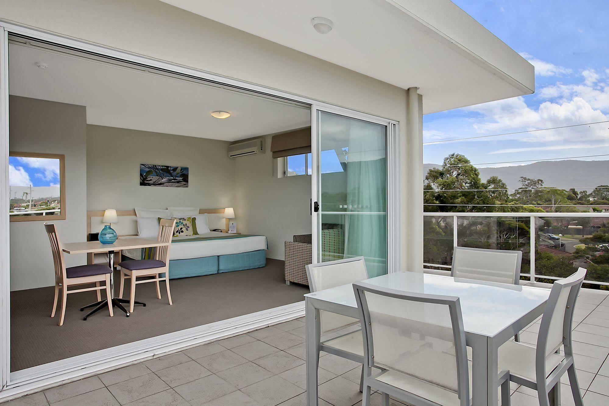Quality Suites Pioneer Sands Wollongong Extérieur photo