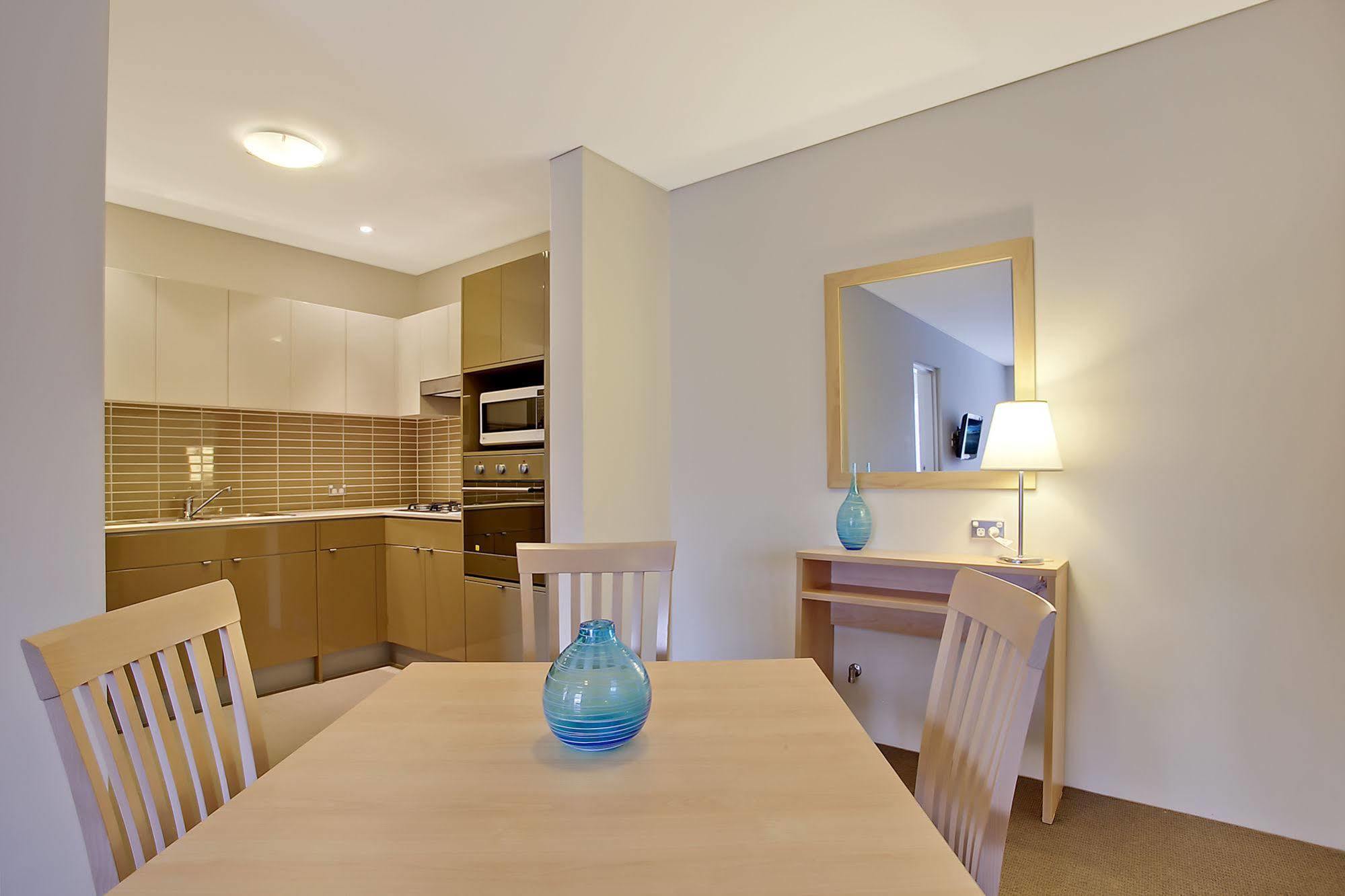 Quality Suites Pioneer Sands Wollongong Extérieur photo