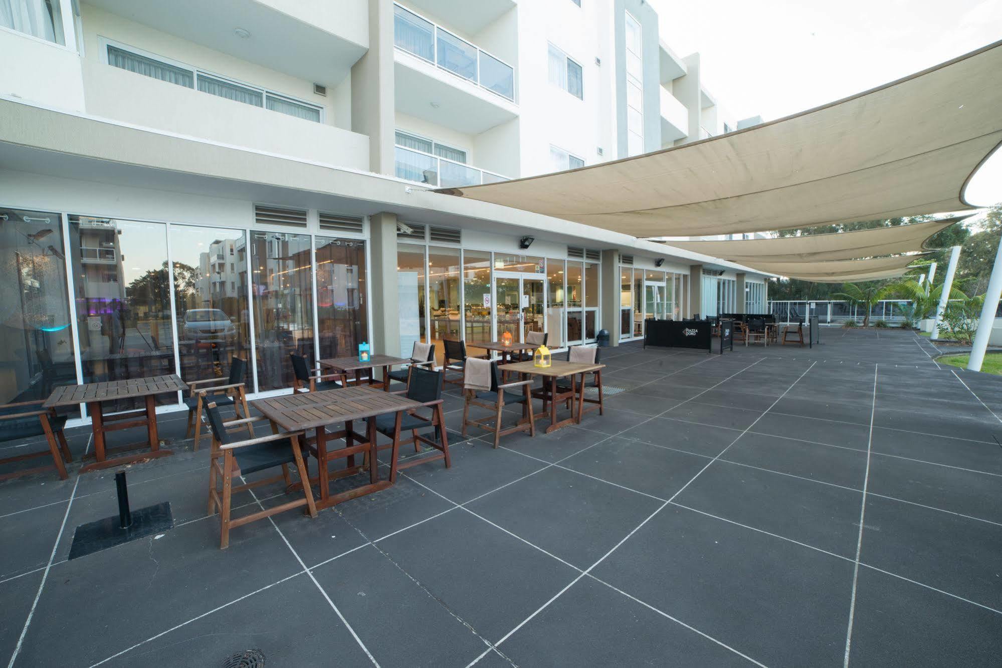 Quality Suites Pioneer Sands Wollongong Extérieur photo
