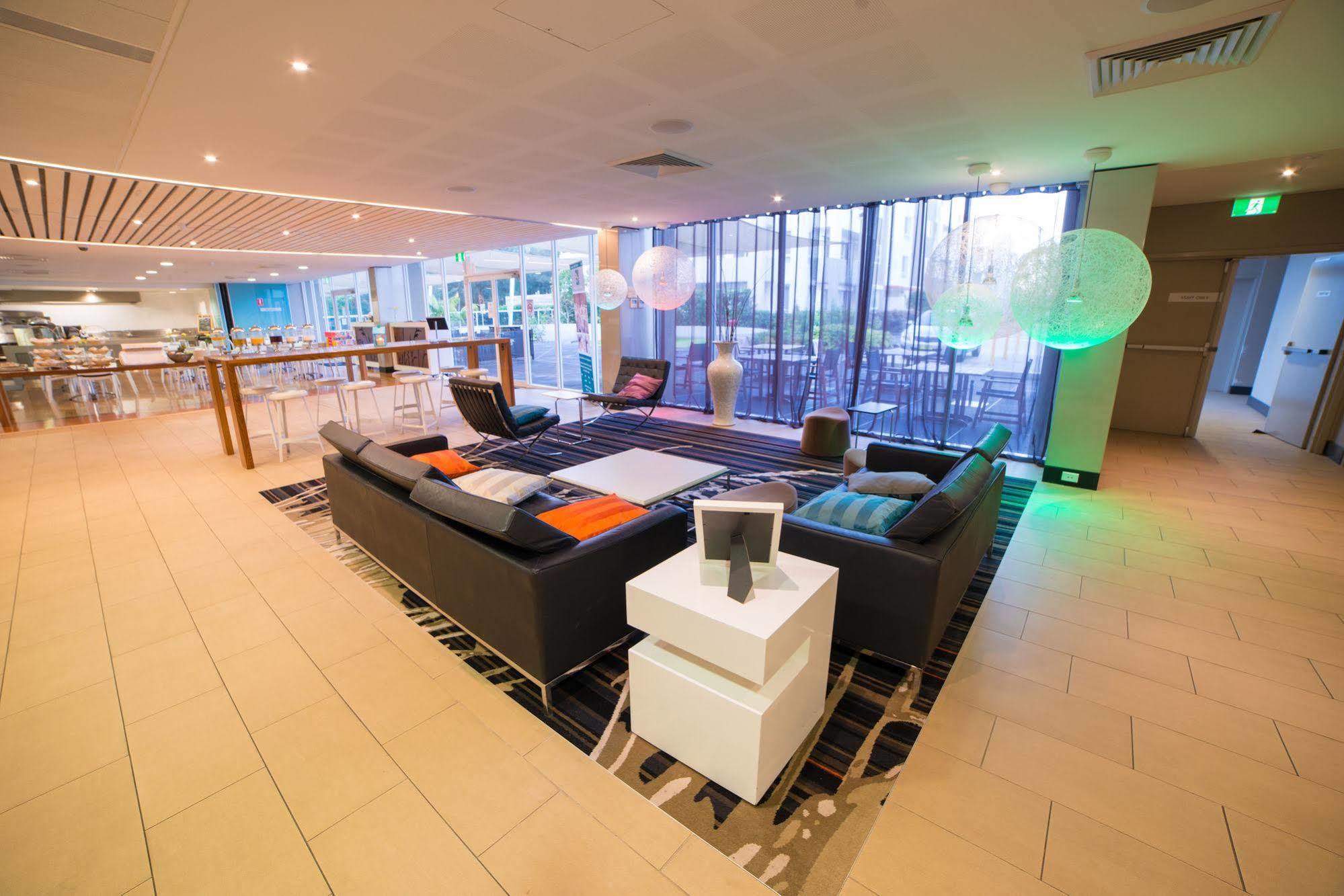Quality Suites Pioneer Sands Wollongong Extérieur photo